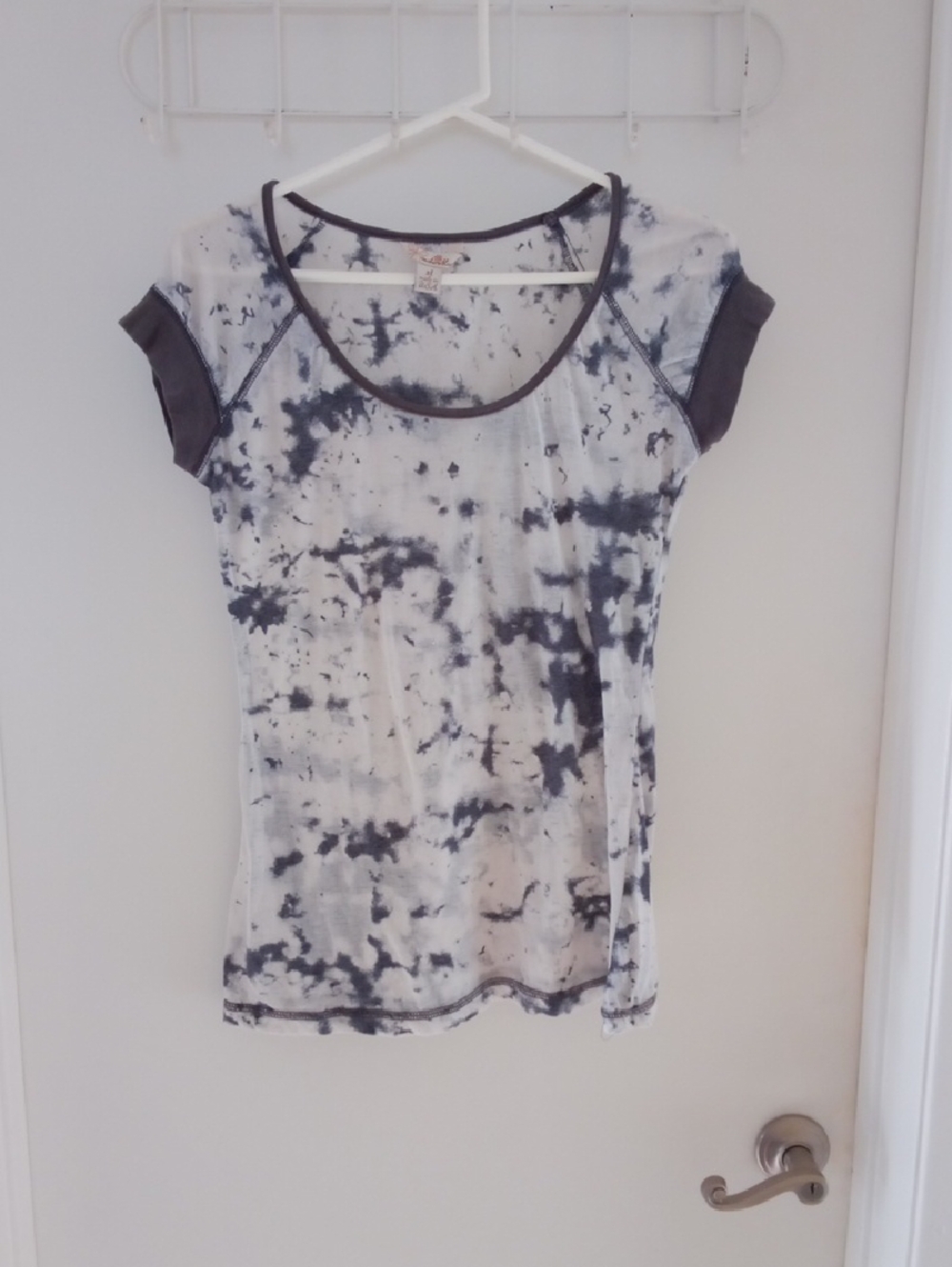 anchor blue Black & White Tie-Dye Scoop Neck Tee